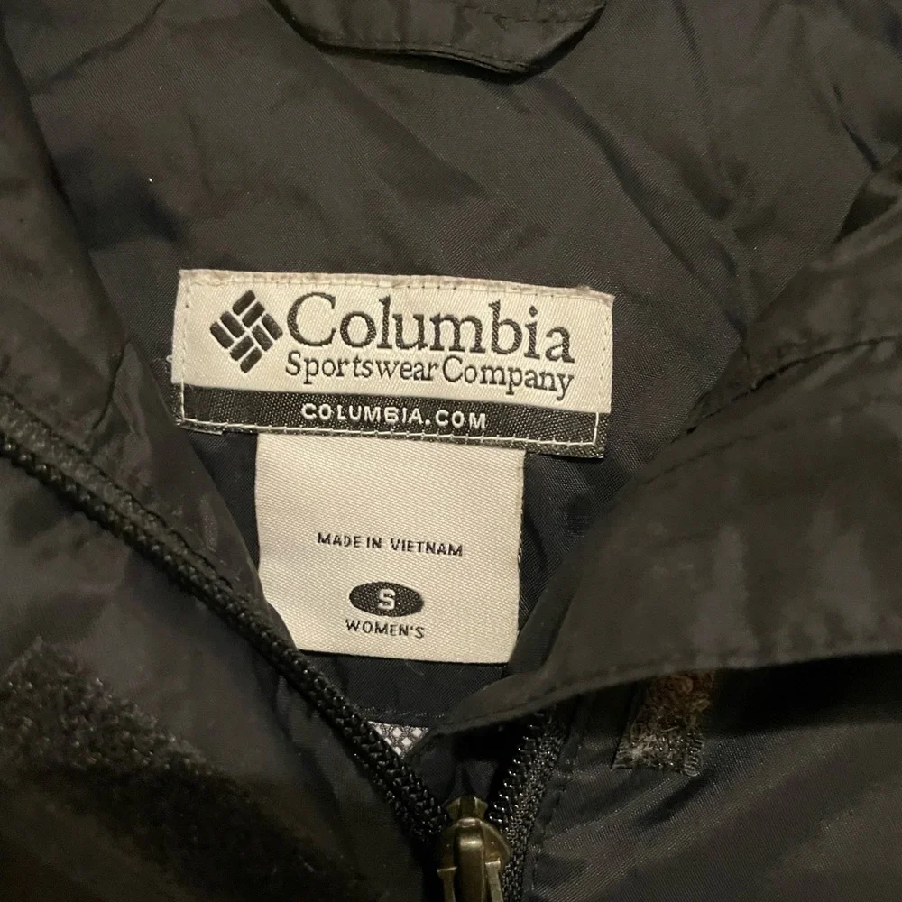 Women’s black hooded waterproof Columbia jacket. Size S